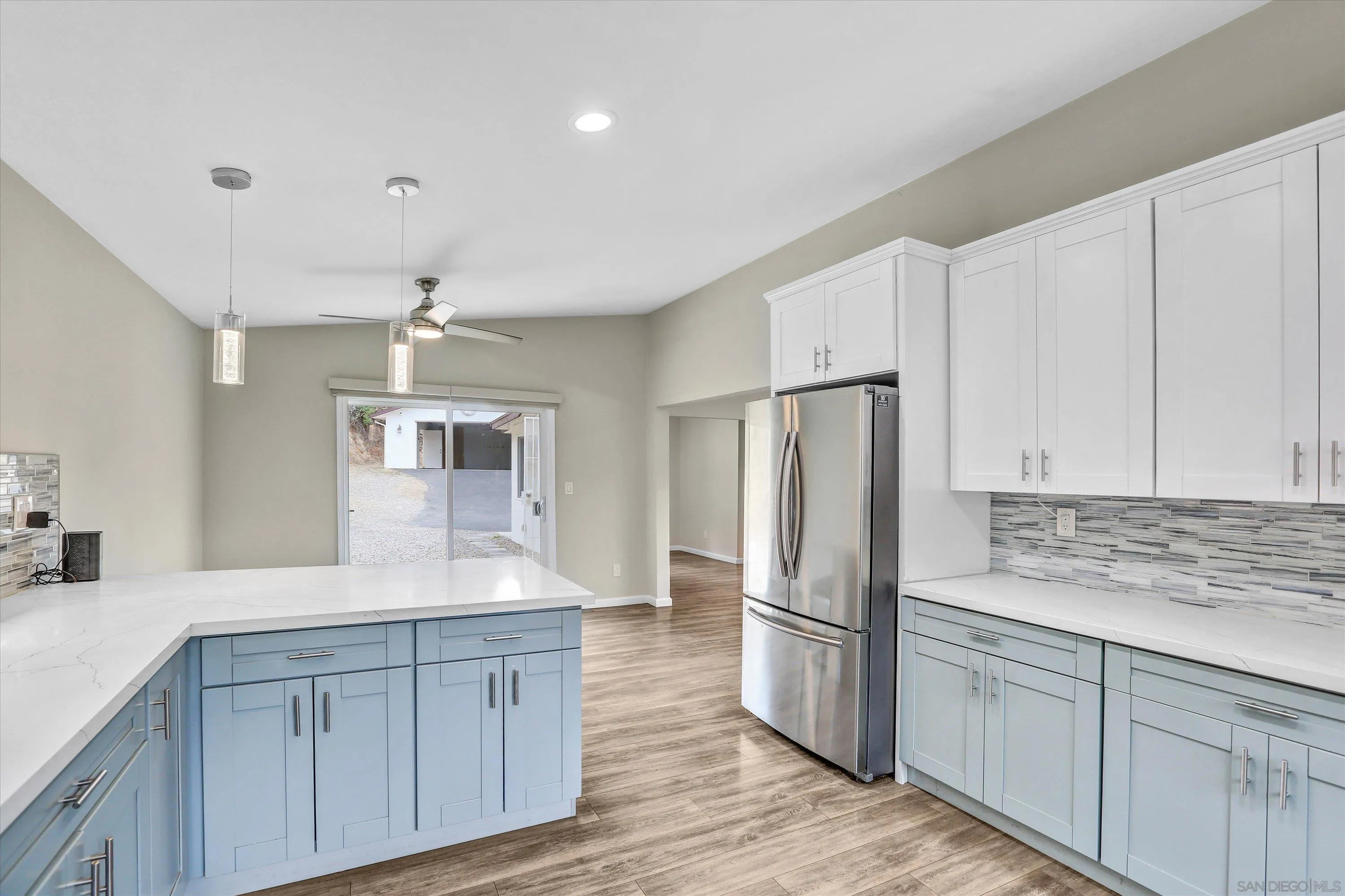 https://cdn.realtyfeed.com/cdn/127/250032102/762d2d63e08adead2e34740a2d05956b.webp