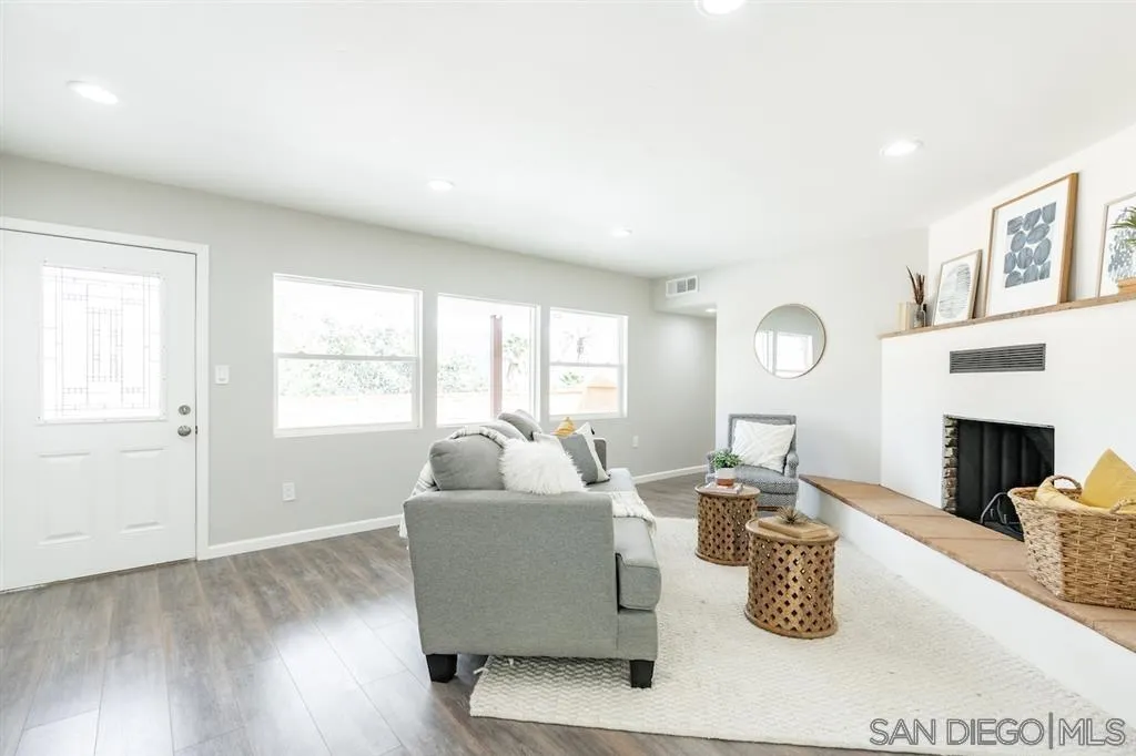 https://cdn.realtyfeed.com/cdn/127/250032102/d6bbbff9f3a1705f63acd862a334f2b5.webp