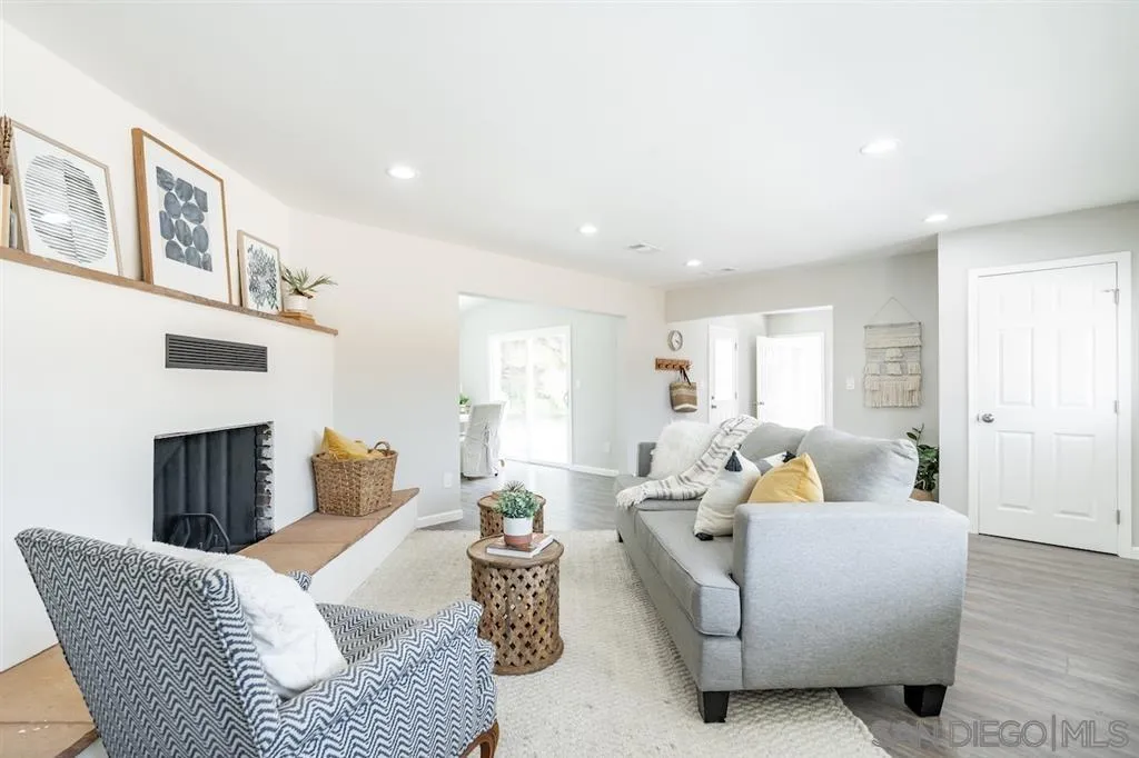 https://cdn.realtyfeed.com/cdn/127/250032102/dc2a5e437c540b5fba3e60df2073c457.webp