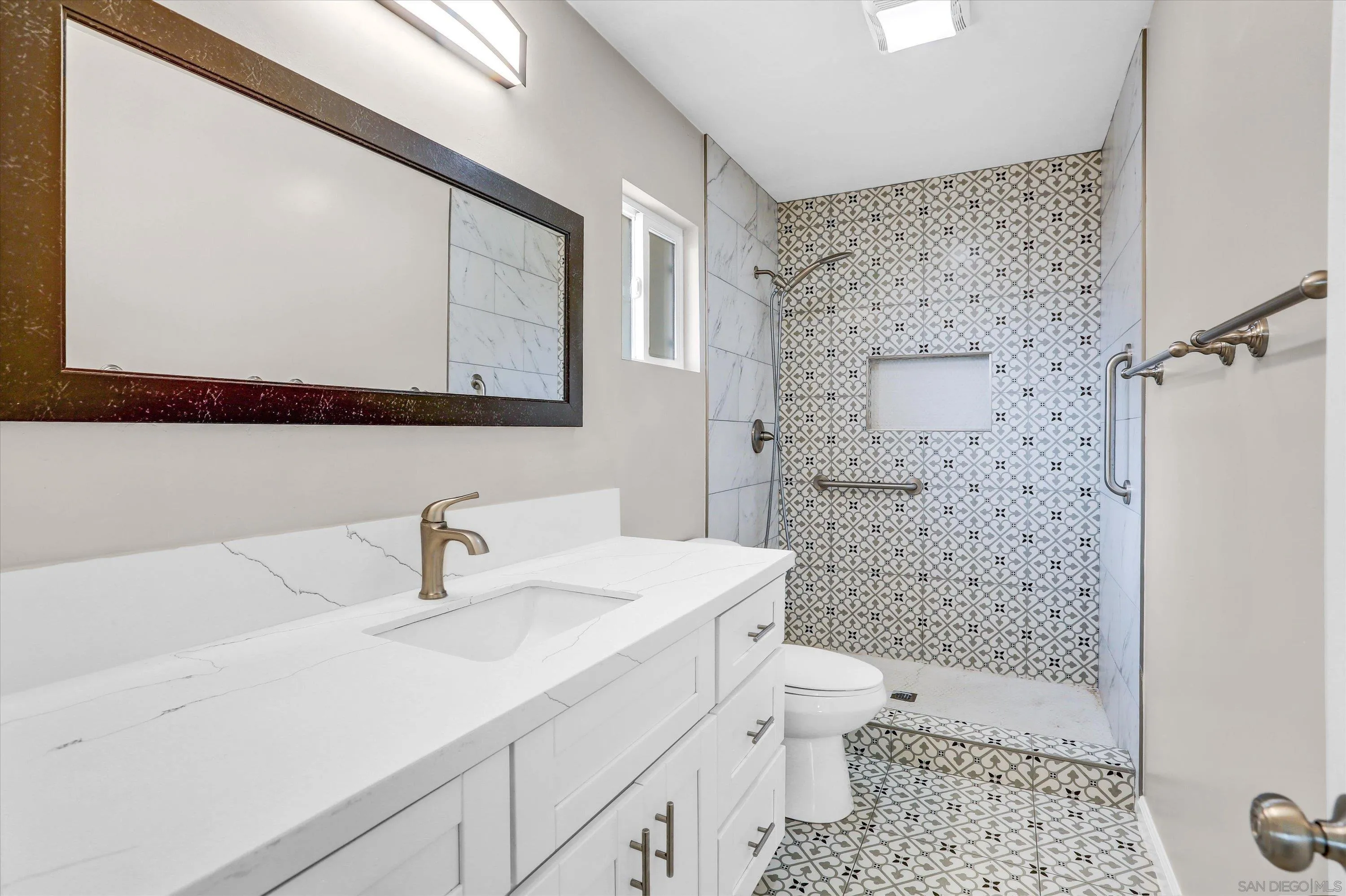 https://cdn.realtyfeed.com/cdn/127/250032102/f756145be163a478b52a07650160a18b.webp