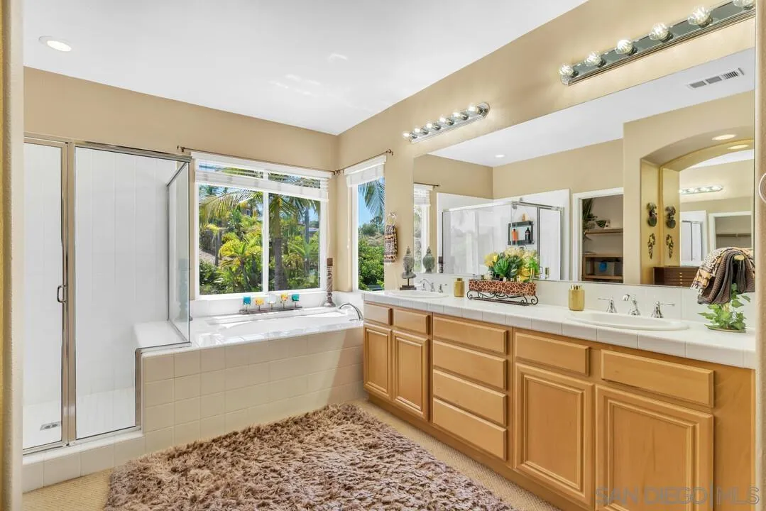 https://cdn.realtyfeed.com/cdn/127/250032104/375bdfdef0c43e6f115fe5f256eaab2e.webp