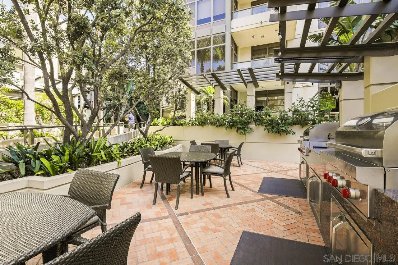 https://cdn.realtyfeed.com/cdn/127/250032125/08d42b7df1e6ea4a250ae4458fdbced9.webp