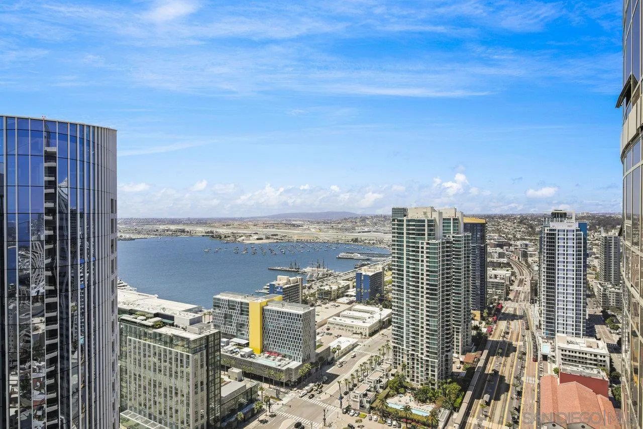 https://cdn.realtyfeed.com/cdn/127/250032125/0cececf2692b21716f25ccf04672f6b4.webp