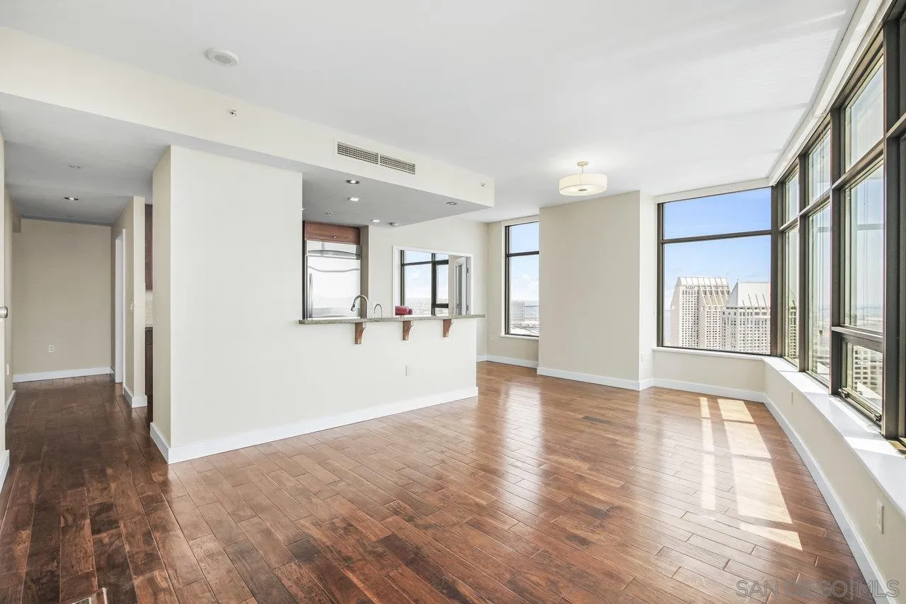 https://cdn.realtyfeed.com/cdn/127/250032125/4b09b7babdd4992f8565f048b4fc335f.webp