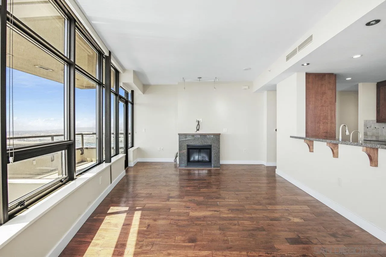https://cdn.realtyfeed.com/cdn/127/250032125/51861d42d4272fc3cb79672efa2fd7dc.webp