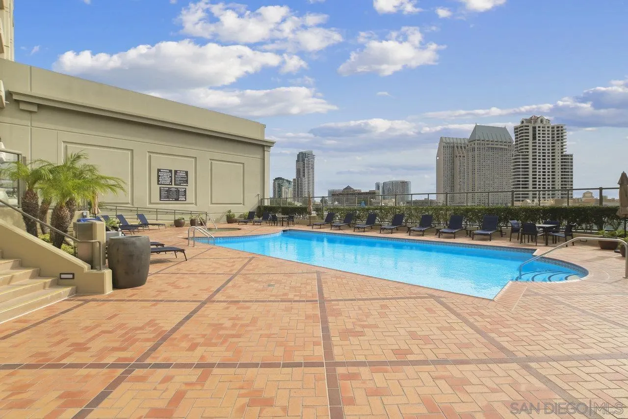 https://cdn.realtyfeed.com/cdn/127/250032125/74dc4cd93bd0adaef30ea5589962ac9f.webp