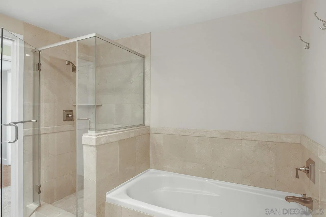 https://cdn.realtyfeed.com/cdn/127/250032125/9e696db3e7109b296671929ea40ac16a.webp