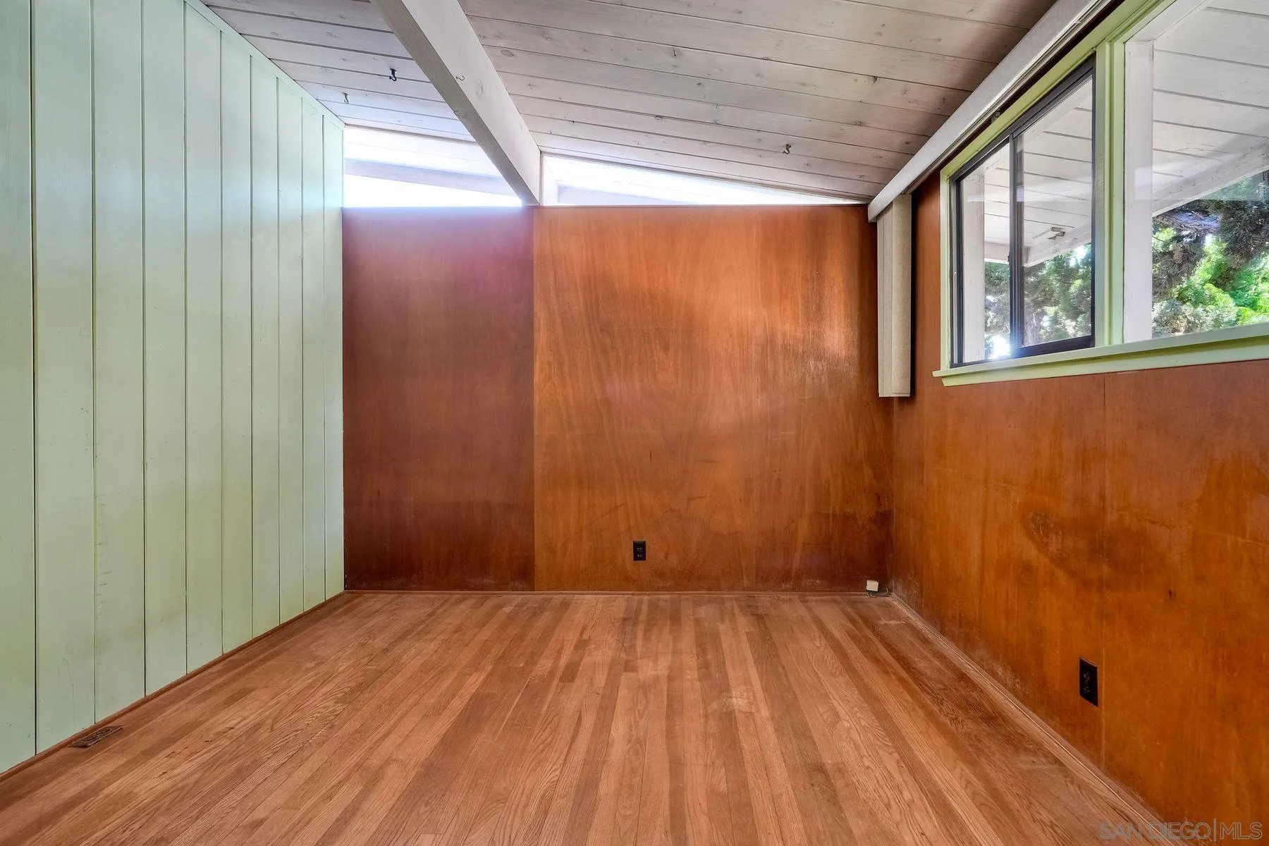 https://cdn.realtyfeed.com/cdn/127/250032135/901ab7747e5b5a065448b0fd2912a5c1.webp