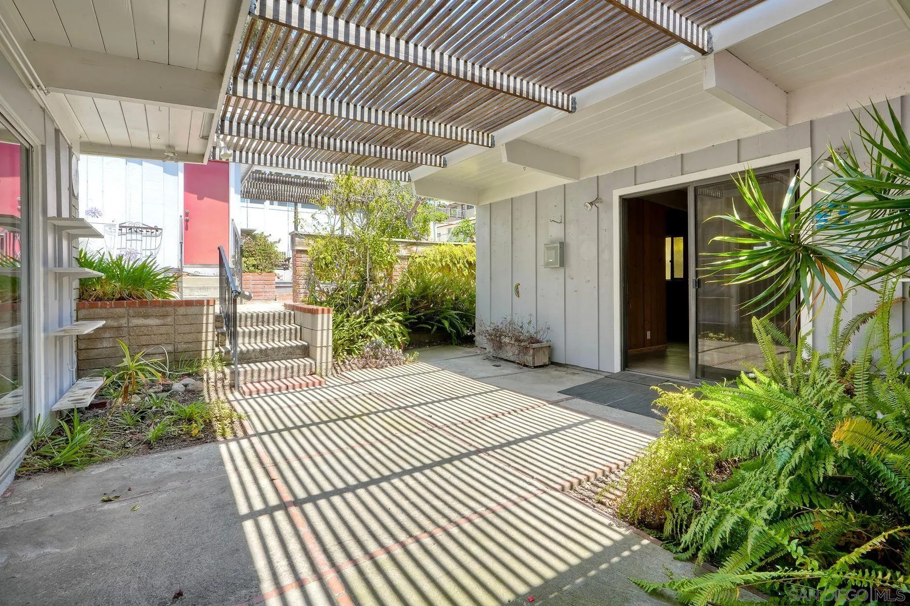 https://cdn.realtyfeed.com/cdn/127/250032135/b399b7a9a860e08732d955e449ccc2ec.webp