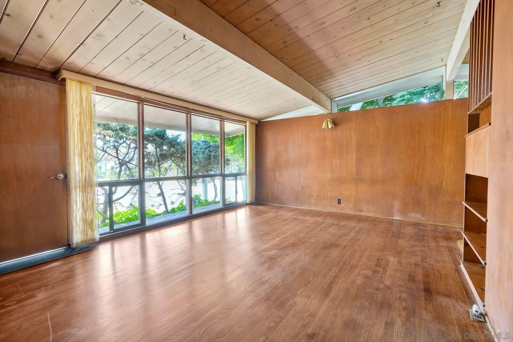 https://cdn.realtyfeed.com/cdn/127/250032135/e08a07bd8e059c7afb496ec37933a1e6.webp