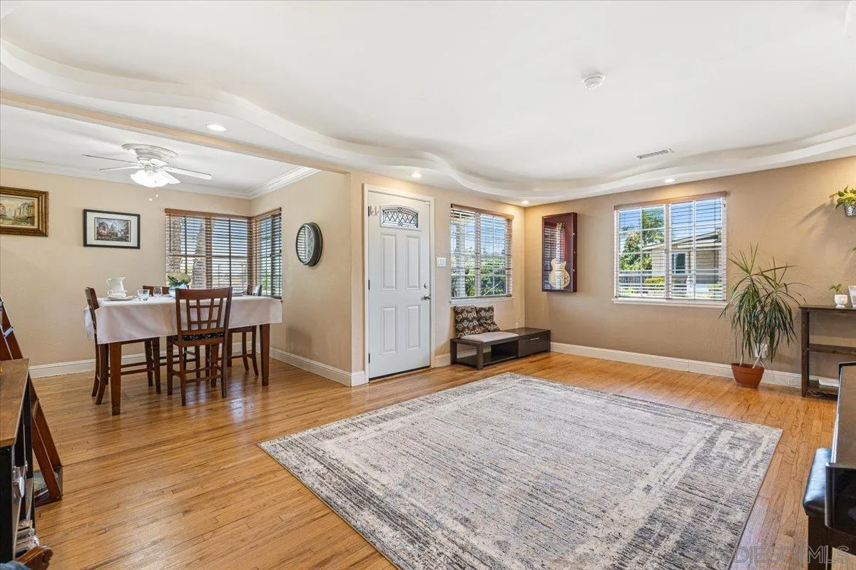 https://cdn.realtyfeed.com/cdn/127/250032141/6afd15722f5b534e37b34a994511e3be.webp