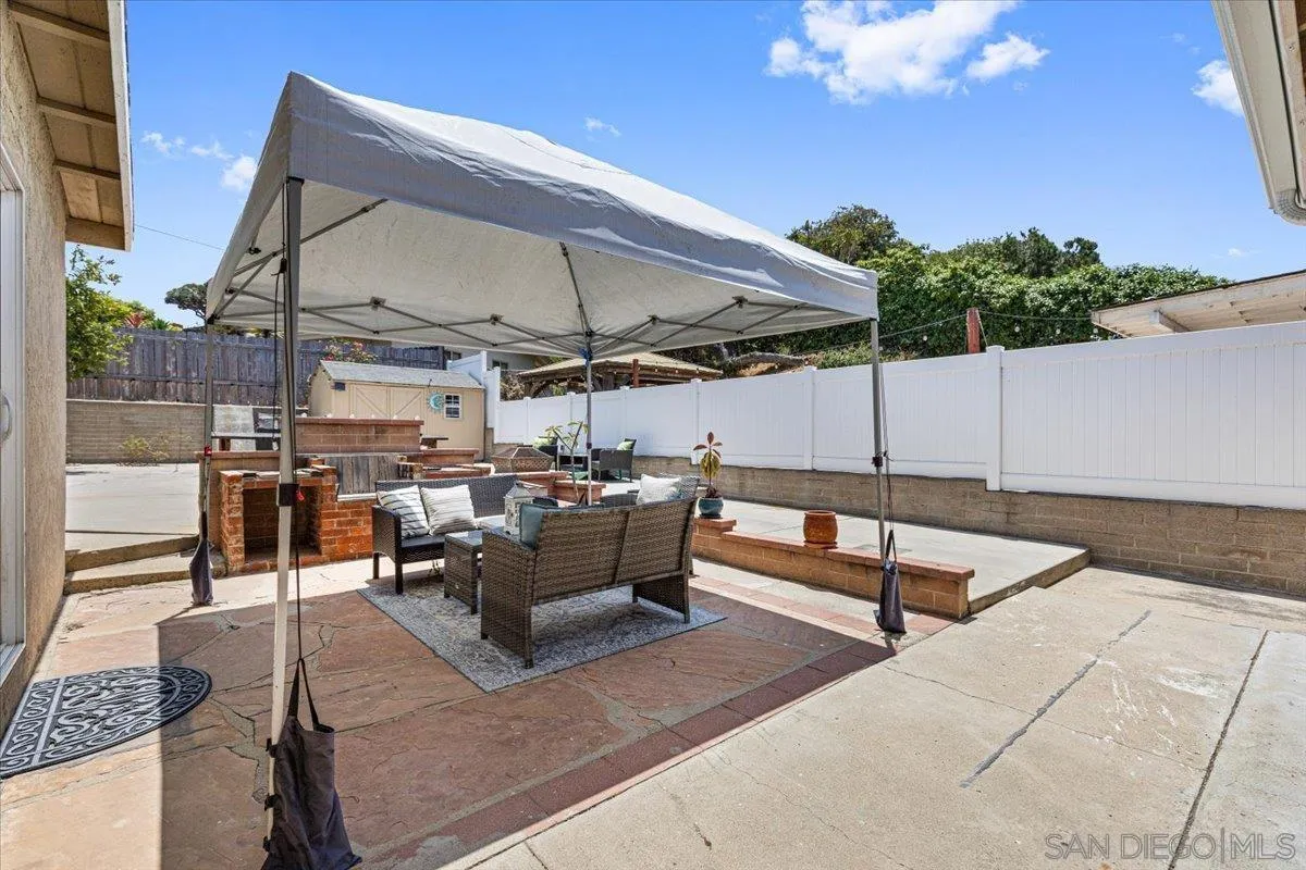 https://cdn.realtyfeed.com/cdn/127/250032141/75883042d149315e453573bd37ae9fd2.webp