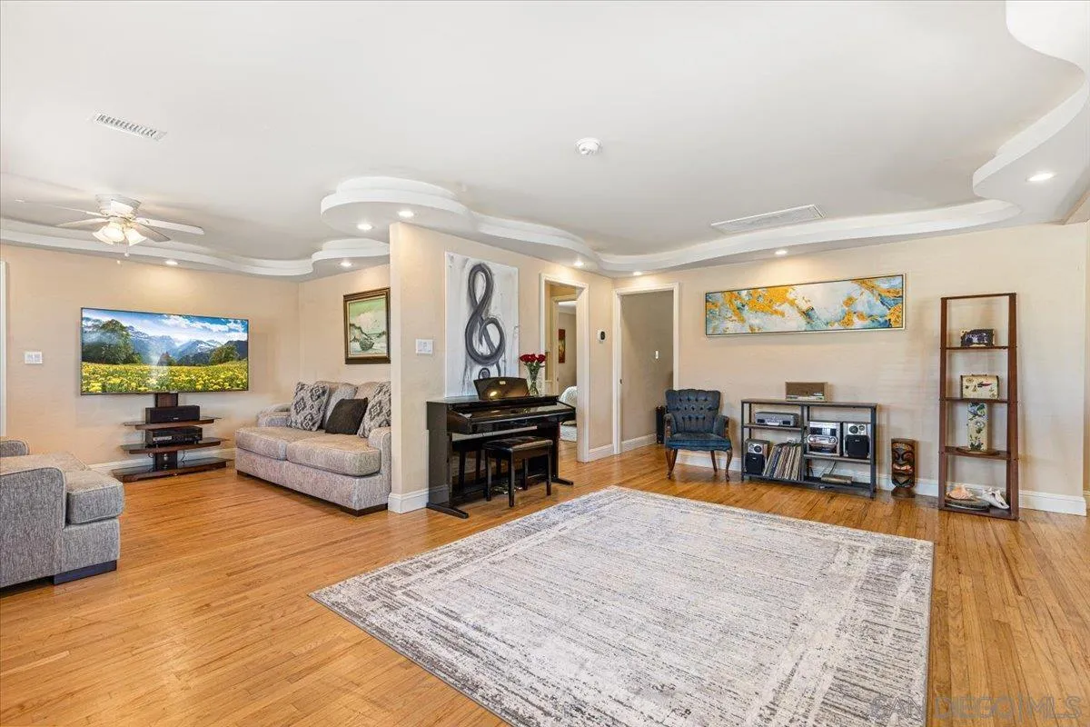 https://cdn.realtyfeed.com/cdn/127/250032141/95b57474a22d615753f5c9f1e93997ab.webp