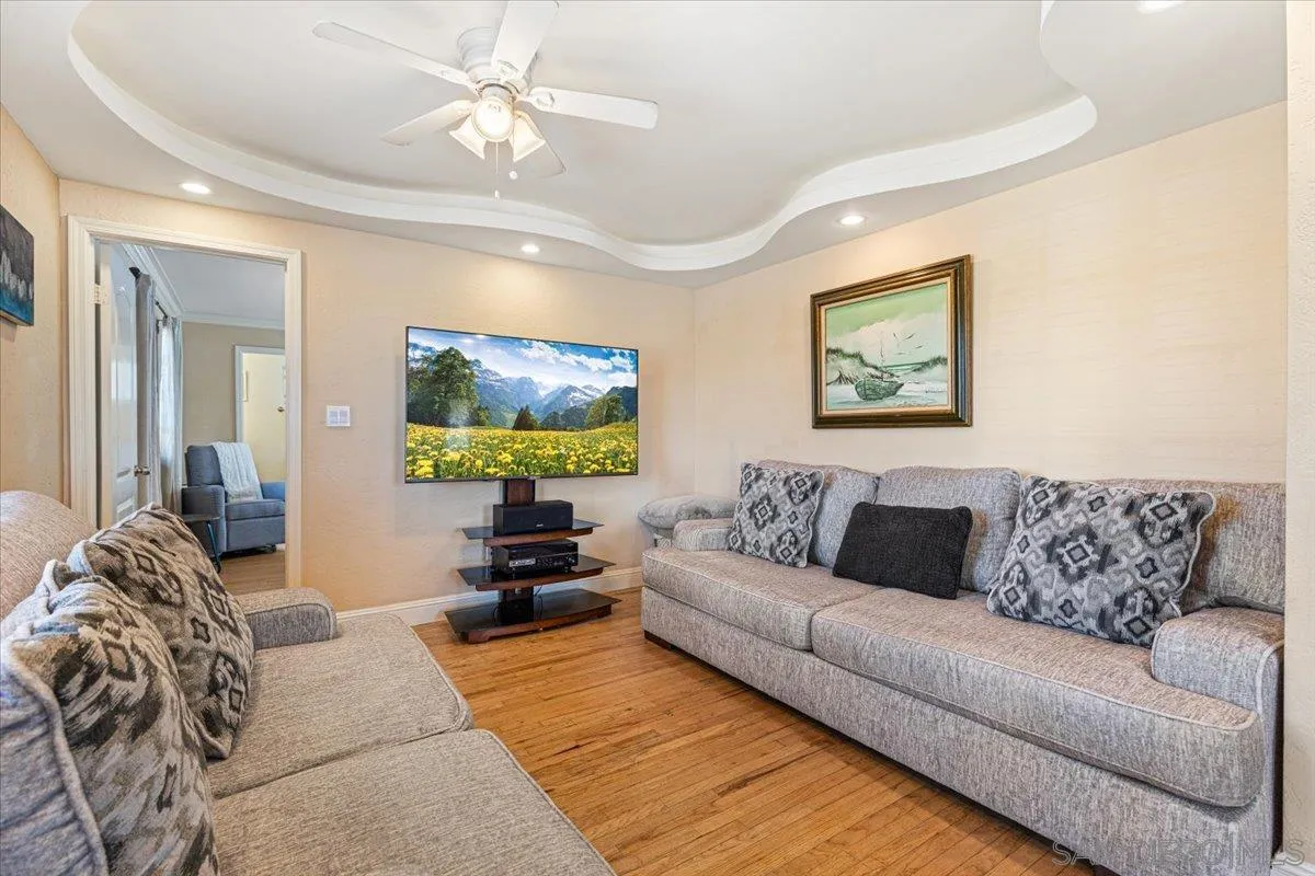 https://cdn.realtyfeed.com/cdn/127/250032141/9f7acd18a88afe42619ac6a341a85c01.webp