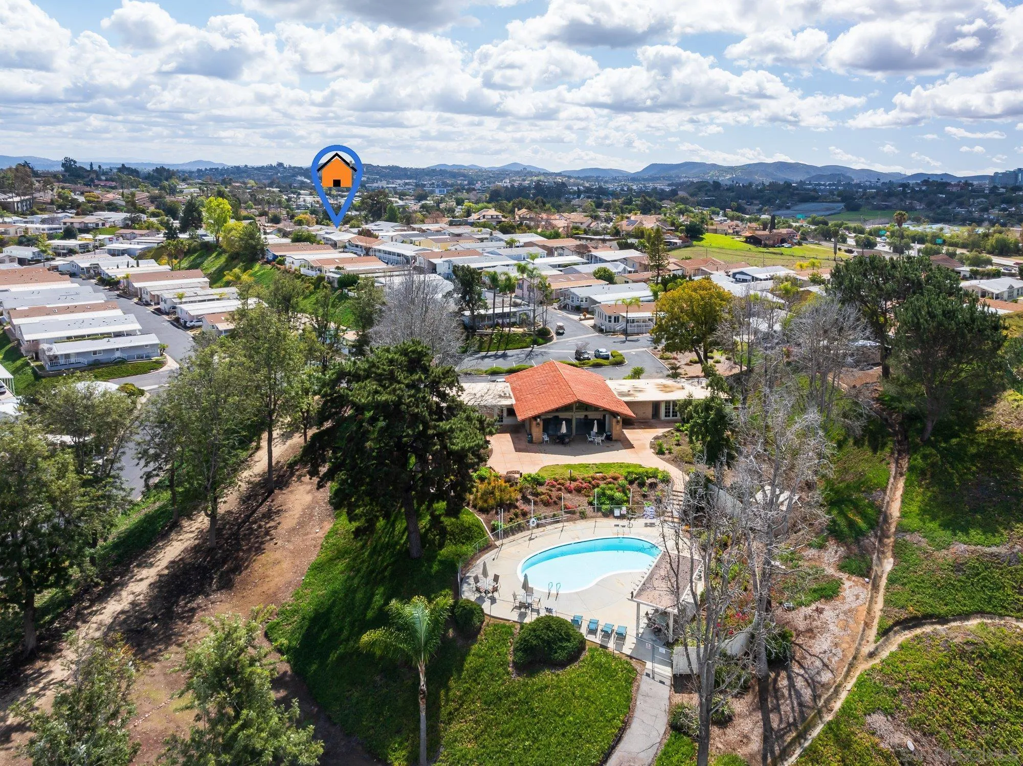 https://cdn.realtyfeed.com/cdn/127/250032143/2c2821baebc4d934cac4c9f56c3a320a.webp