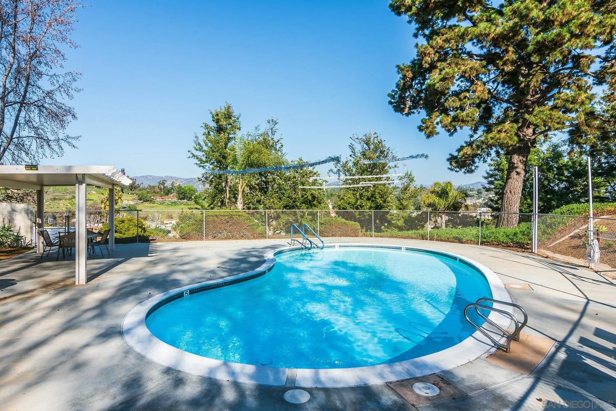 https://cdn.realtyfeed.com/cdn/127/250032143/4cd634b70d2868e648a14092ae36edfc.webp