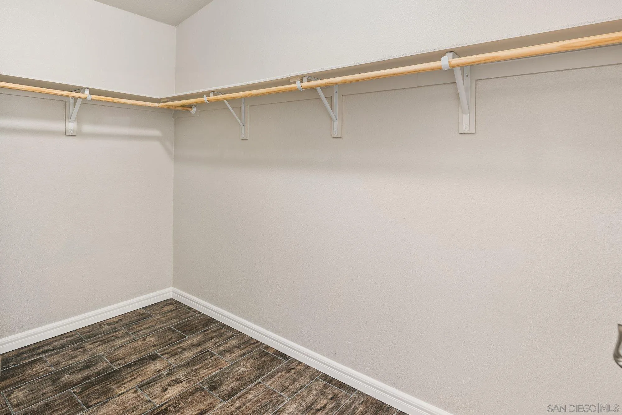 https://cdn.realtyfeed.com/cdn/127/250032143/b89889018a55e857ad29c6361a2c3cd4.webp