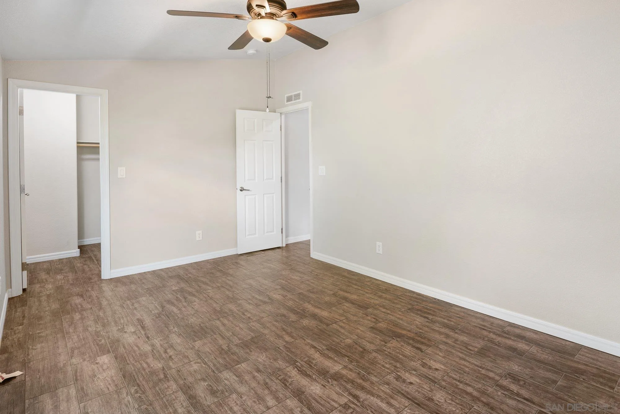 https://cdn.realtyfeed.com/cdn/127/250032143/bb117c8100901fca573c8f7e01c555f8.webp