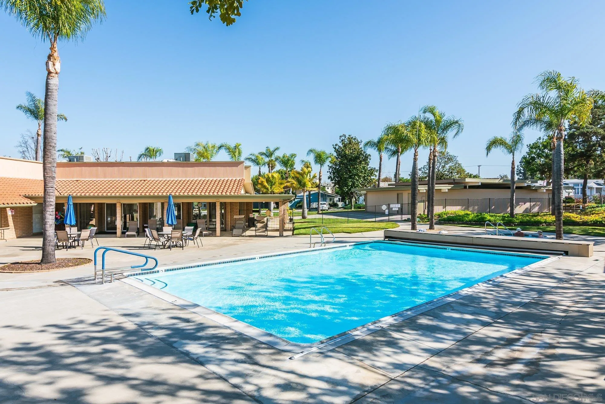 https://cdn.realtyfeed.com/cdn/127/250032143/c6b84d40a042d9d4f44e49a368db38bd.webp