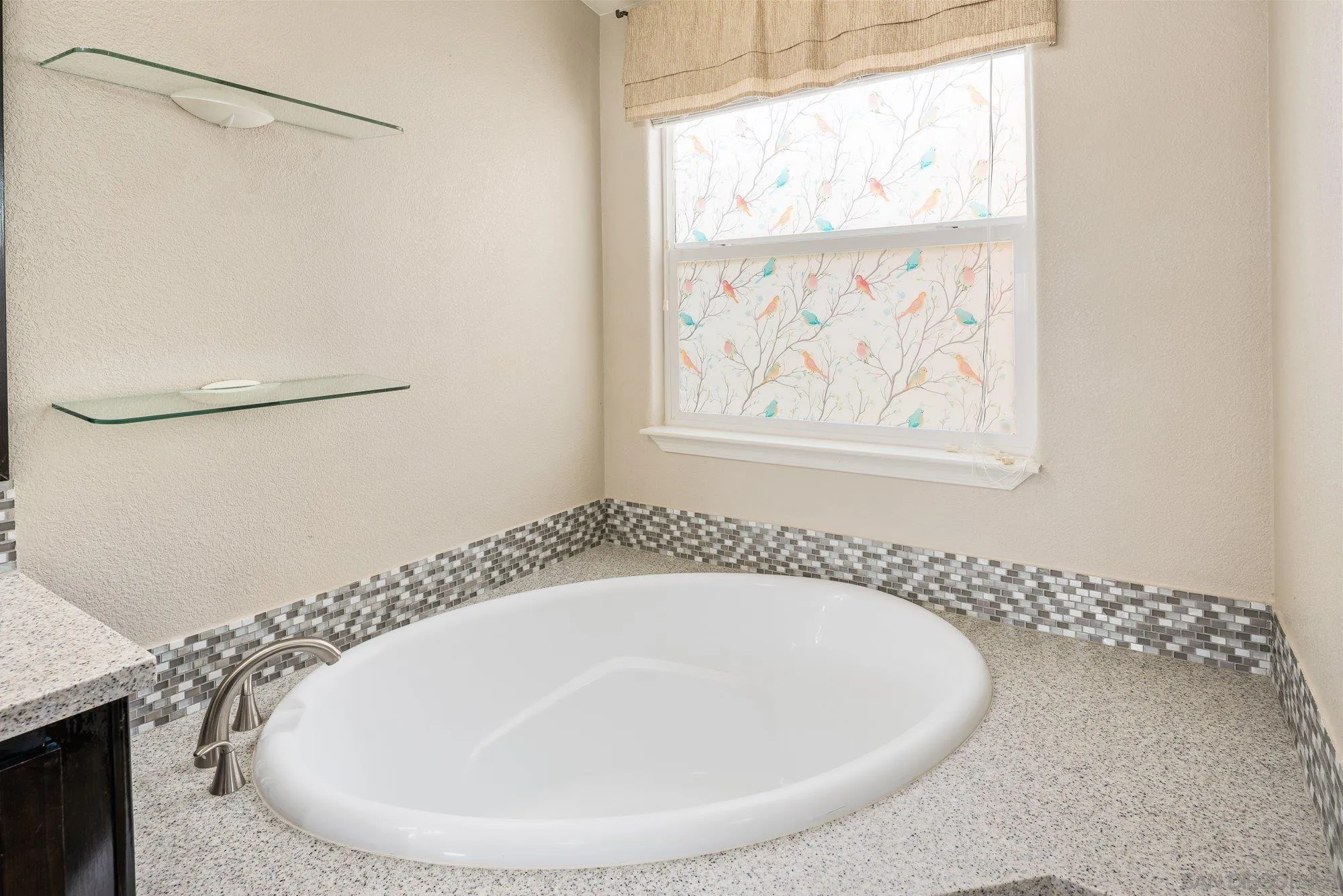 https://cdn.realtyfeed.com/cdn/127/250032143/c86ee783642e5a50b90d2440fe90b404.webp