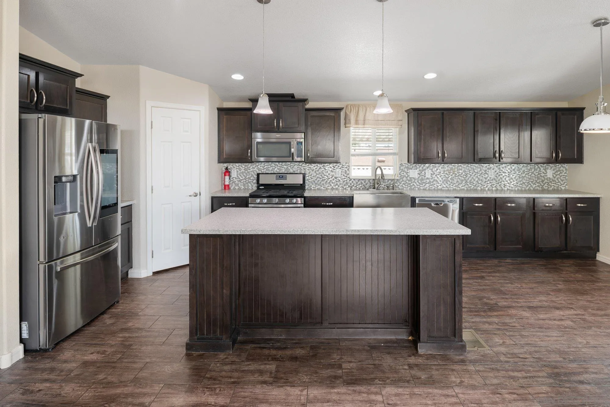 https://cdn.realtyfeed.com/cdn/127/250032143/d8bdeab154b8eb1d8172540b3946ba3d.webp
