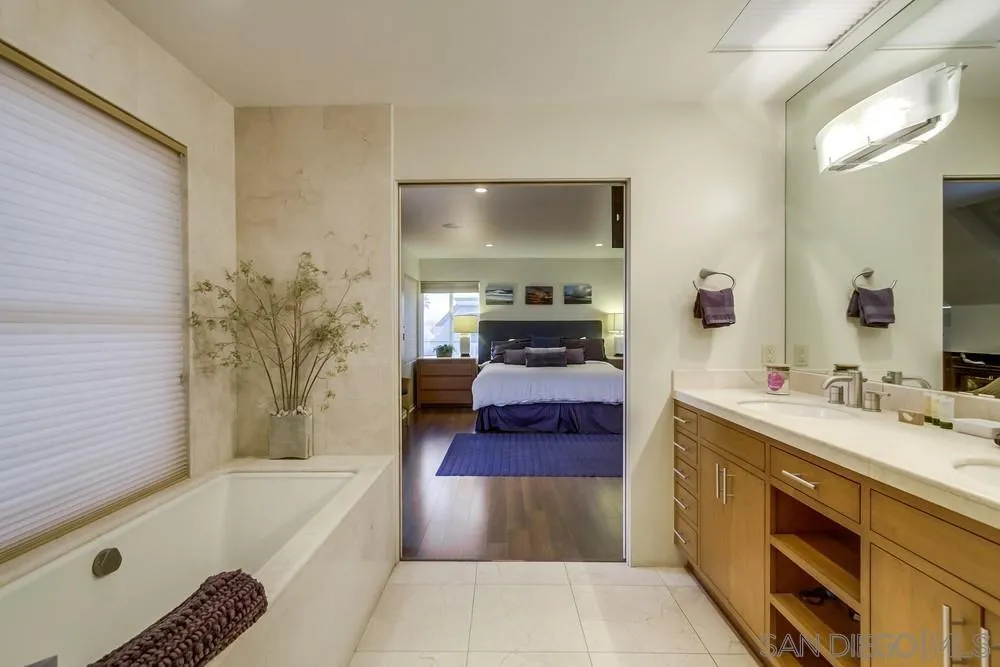 https://cdn.realtyfeed.com/cdn/127/250032146/1639a8774ecf9728016564e9c24652a2.webp