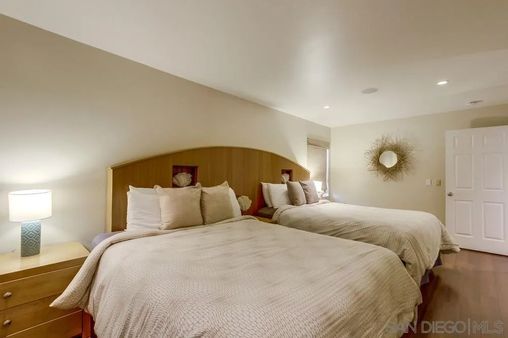 https://cdn.realtyfeed.com/cdn/127/250032146/b0bf3e92632f5e79b8e711f5ded144ff.webp