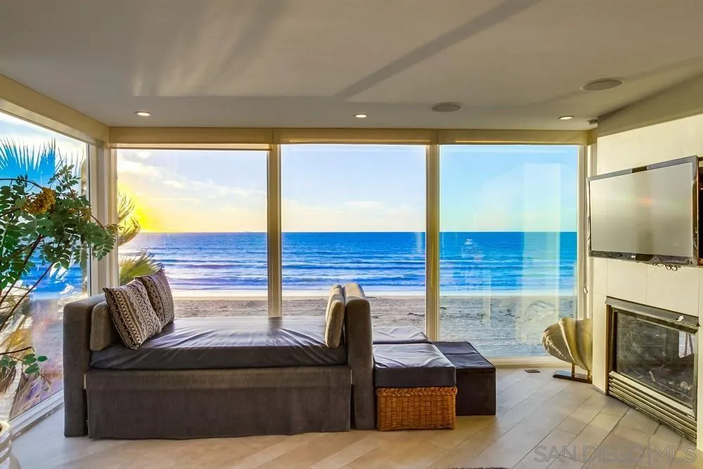https://cdn.realtyfeed.com/cdn/127/250032146/c5b3eafbe9bd9495f57fa4e623a7d303.webp