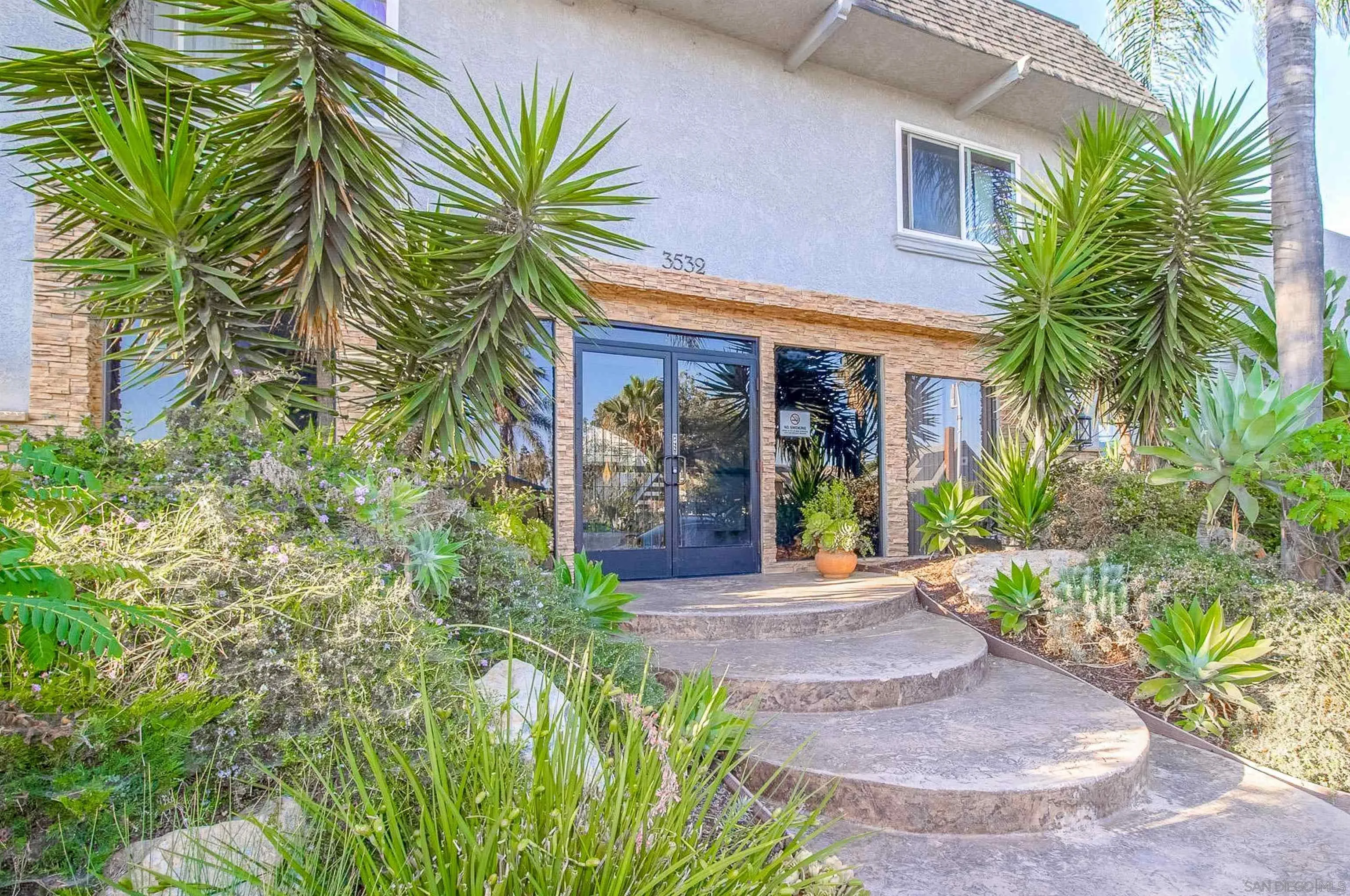 https://cdn.realtyfeed.com/cdn/127/250032163/4beaf78bde80e6d3a1b9719278b816e4.webp