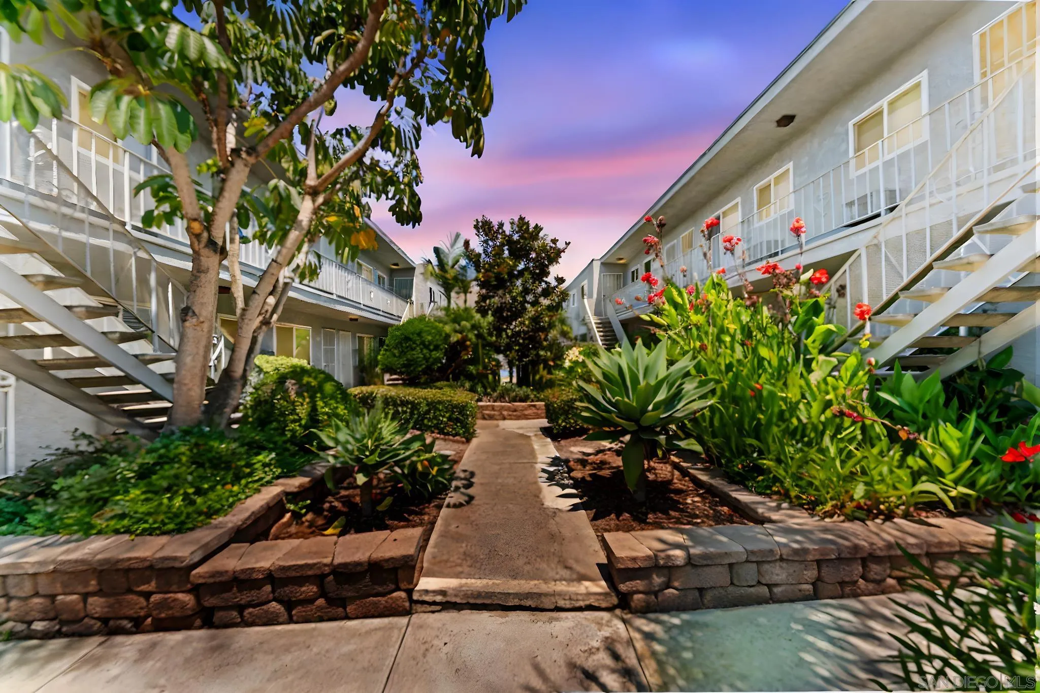 https://cdn.realtyfeed.com/cdn/127/250032163/5dde1b3395d72307d94a7a4f387fc31e.webp