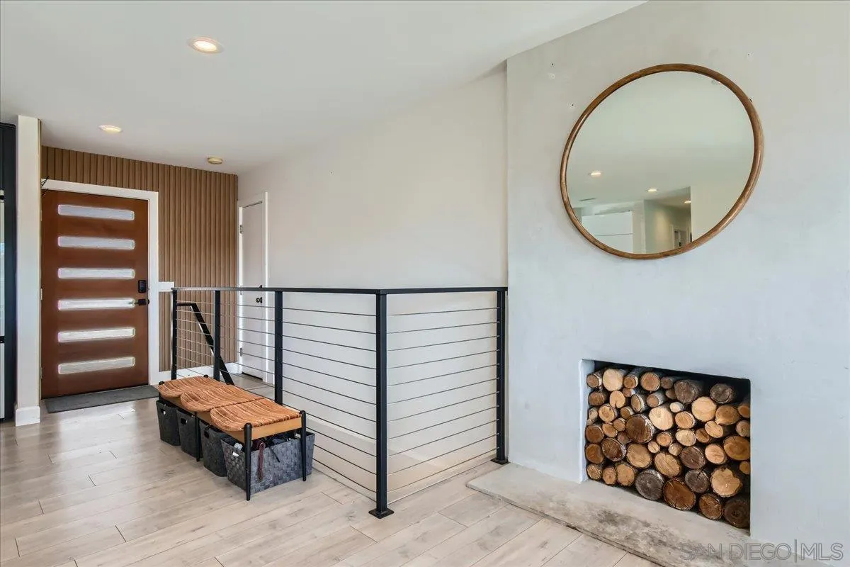 https://cdn.realtyfeed.com/cdn/127/250032171/4441b06916b09c03baa4dc6165e93c63.webp