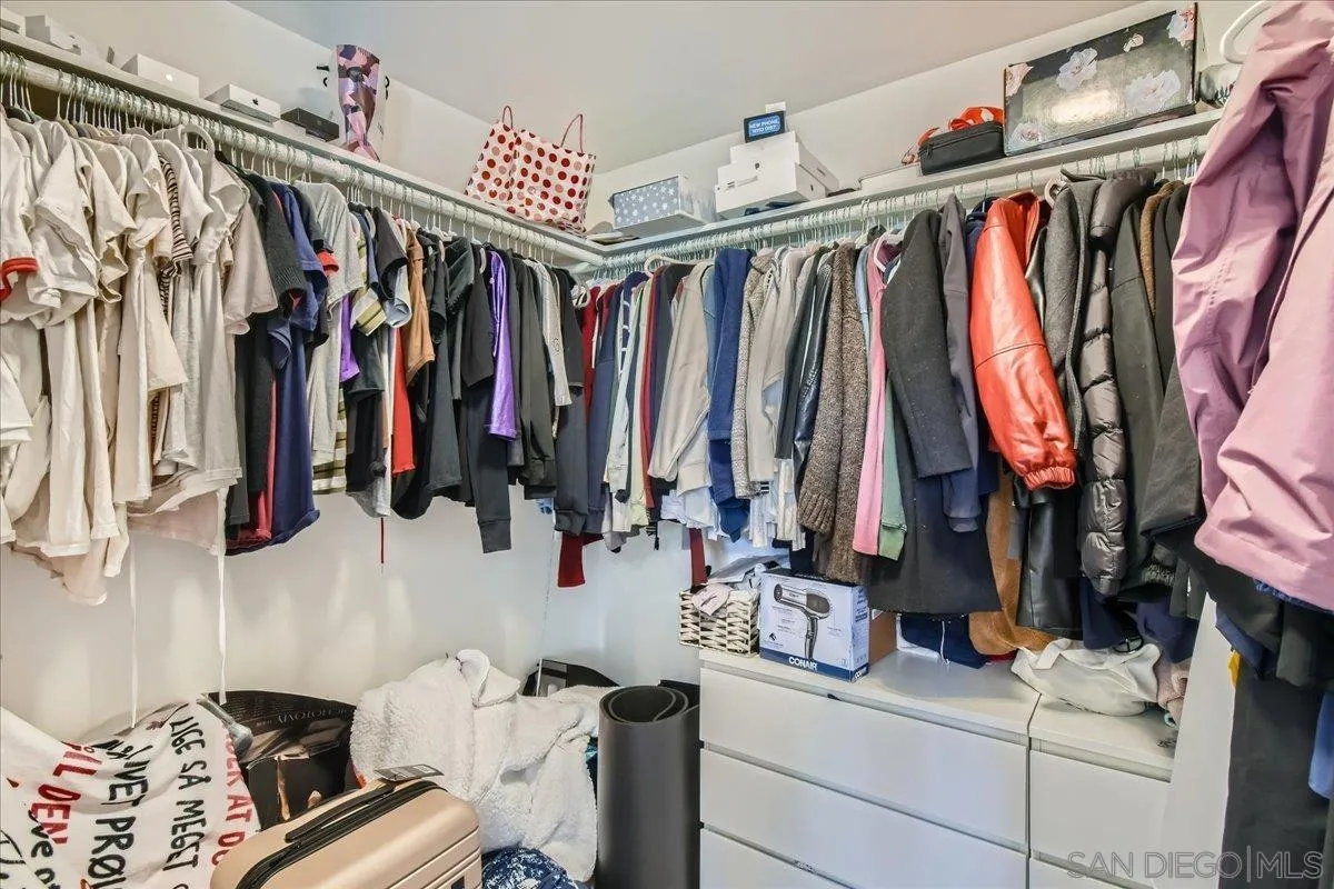 https://cdn.realtyfeed.com/cdn/127/250032171/741f0bbf9da03030907edae1d5d9487e.webp