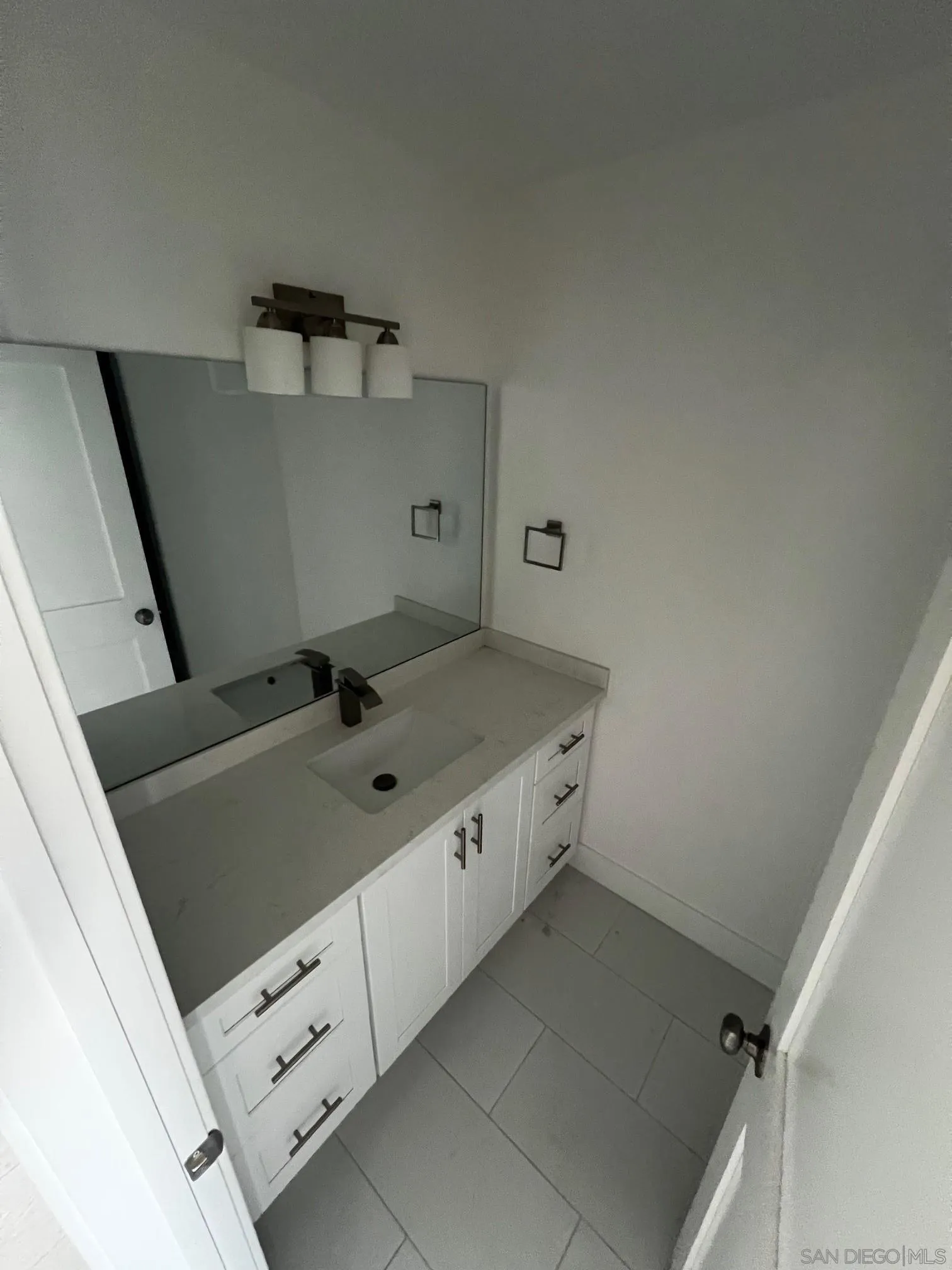 https://cdn.realtyfeed.com/cdn/127/250032174/19ea63192efa7eb14321e95b0cf107e8.webp