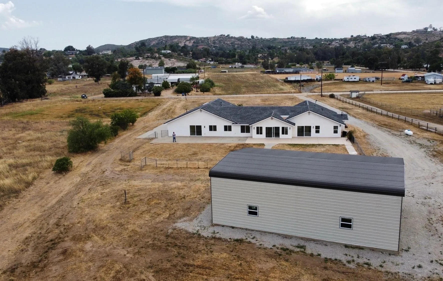 https://cdn.realtyfeed.com/cdn/127/250032174/6b8112eda9ae12ec4f9a8009aae337bd.webp