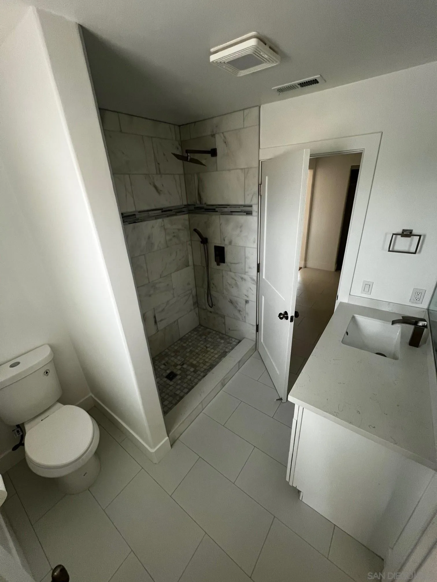https://cdn.realtyfeed.com/cdn/127/250032174/b781c5e17588bf58ea06e986dc6dd8a8.webp