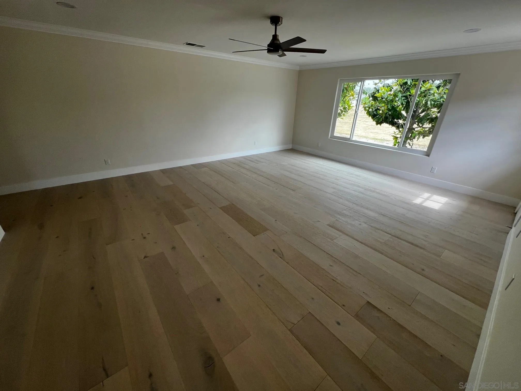 https://cdn.realtyfeed.com/cdn/127/250032174/e12c74bba9ccac5138cd0c7ac0abafd5.webp