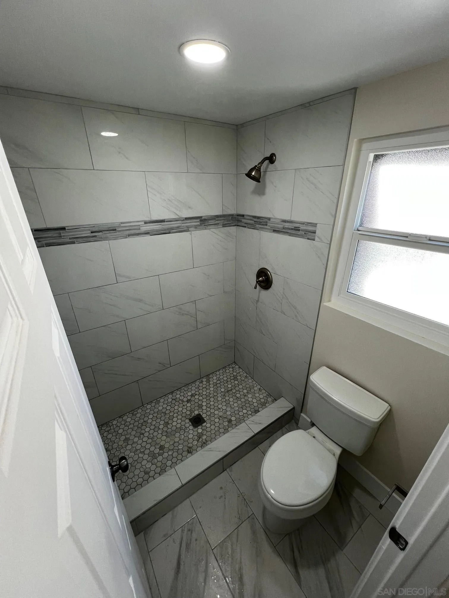 https://cdn.realtyfeed.com/cdn/127/250032175/3ad125b9008258b59d69e29bf8018e4e.webp
