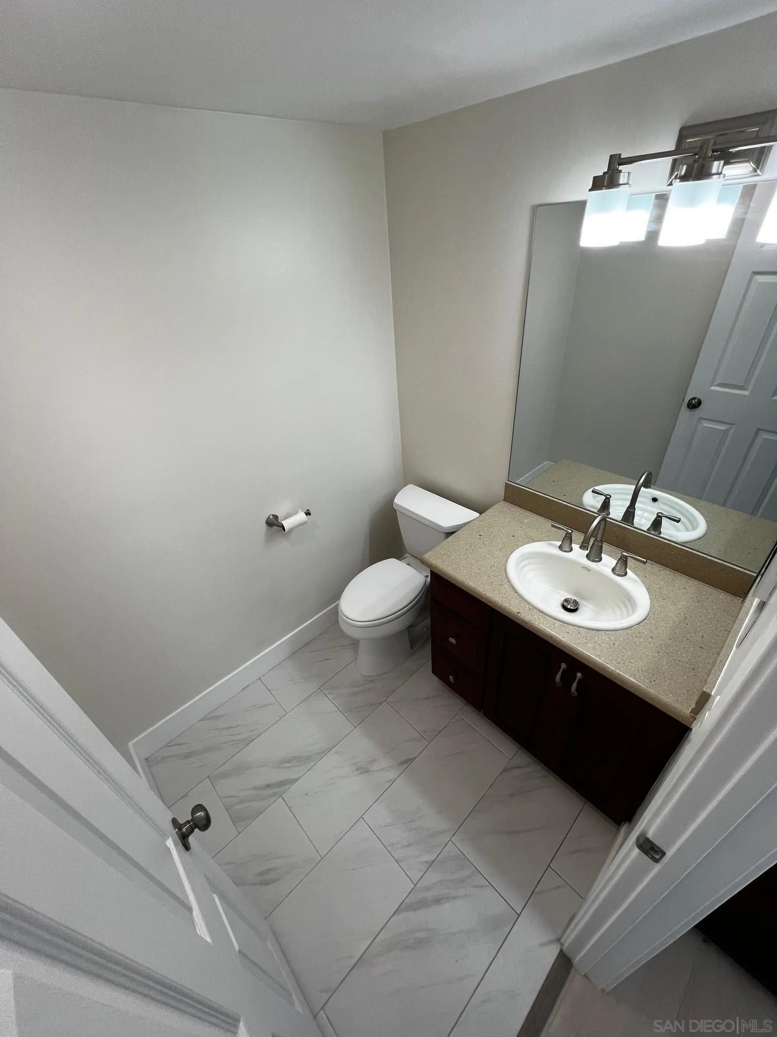 https://cdn.realtyfeed.com/cdn/127/250032175/8bbc5819a2283f8b0590b38db06951ce.webp