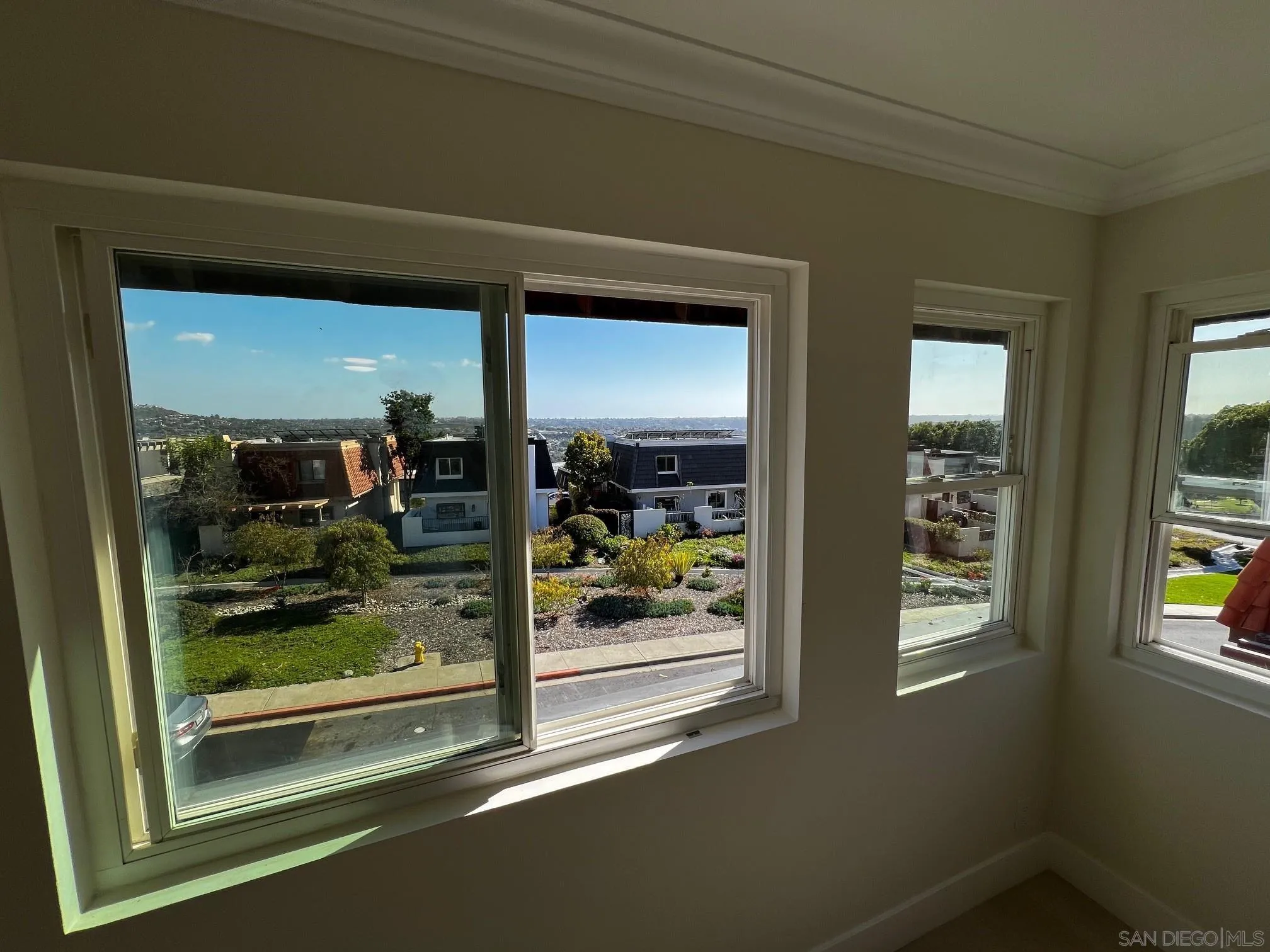 https://cdn.realtyfeed.com/cdn/127/250032175/9c905489a28b7e478c77149307d3037c.webp