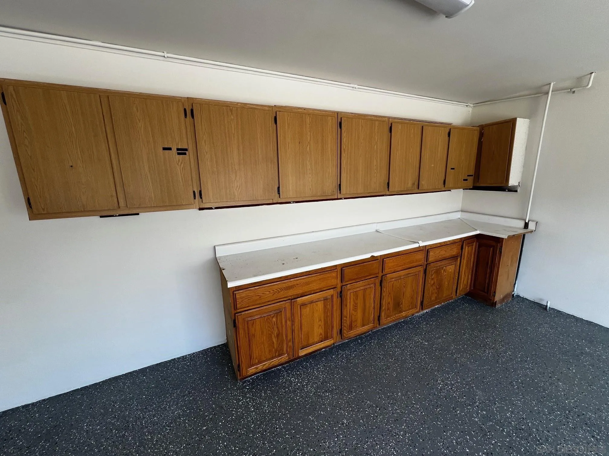 https://cdn.realtyfeed.com/cdn/127/250032175/bde5e19bc7a7b63ced3ad7d185e2b8d0.webp