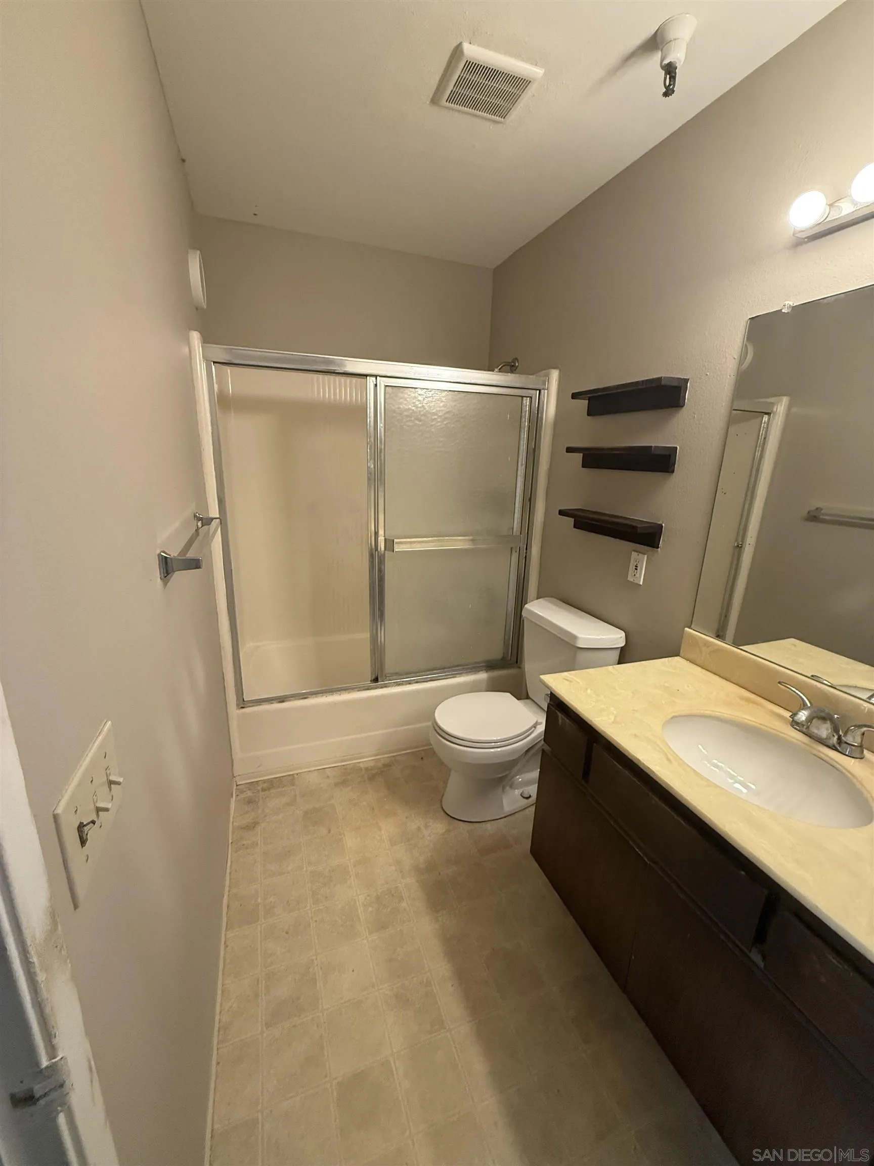 Photo #5: 250032183 Listing 