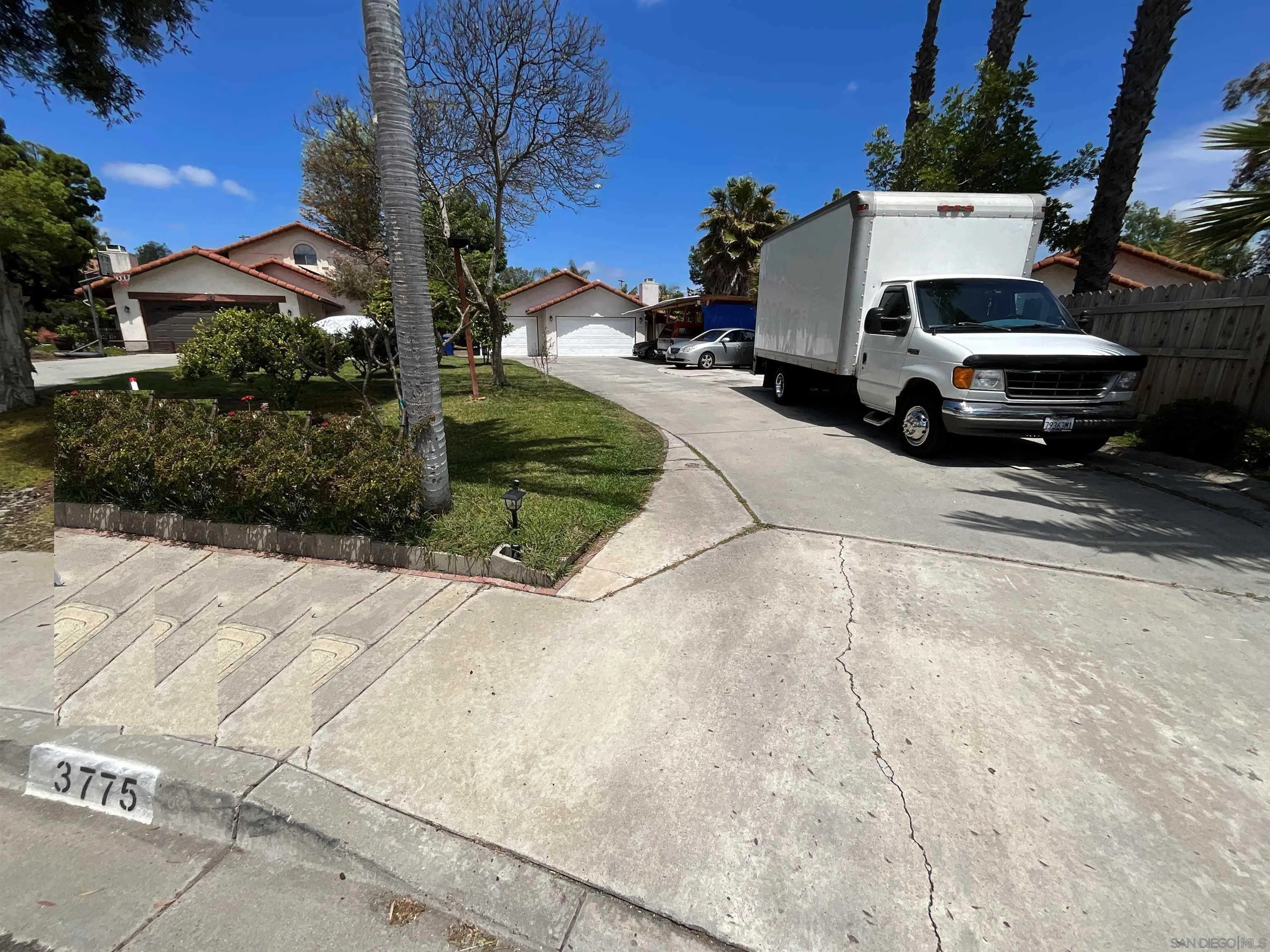 https://cdn.realtyfeed.com/cdn/127/250032188/8318fe8ce197d87f8bcd3801b350b5e5.webp