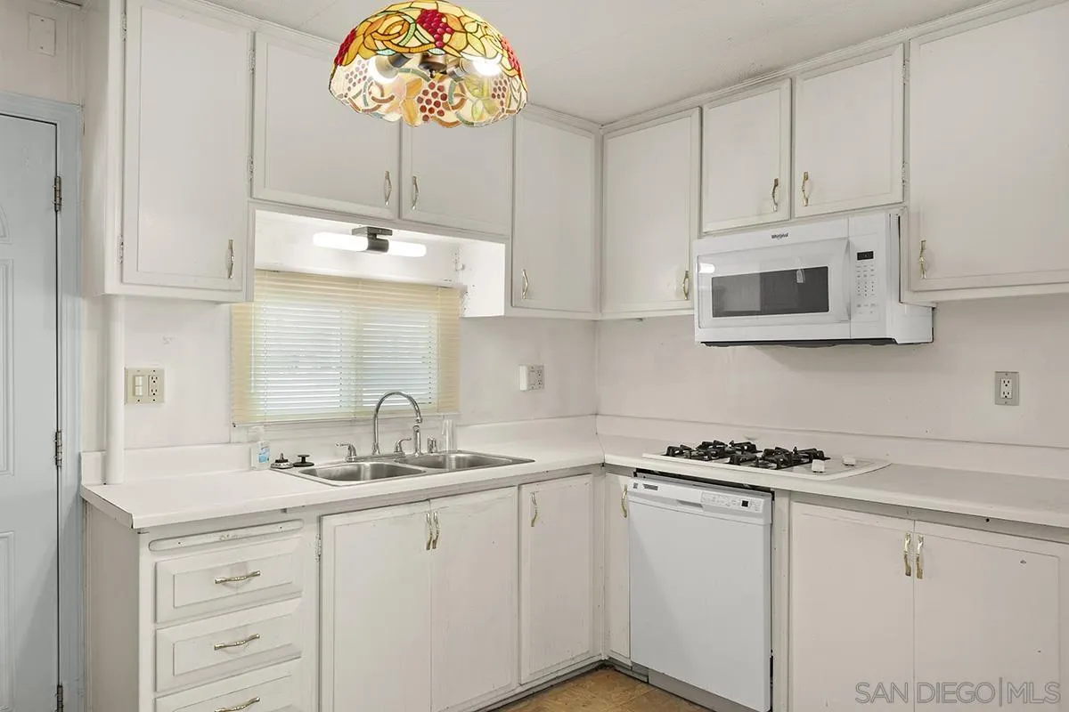 https://cdn.realtyfeed.com/cdn/127/250032189/609611dfef3916bfae10b87056332f8a.webp