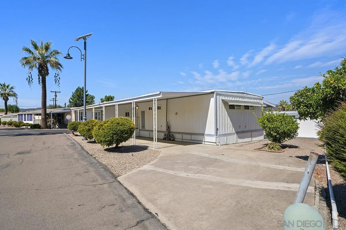 https://cdn.realtyfeed.com/cdn/127/250032189/b2b6e27dd8d945e1866c8cfe07c901d0.webp