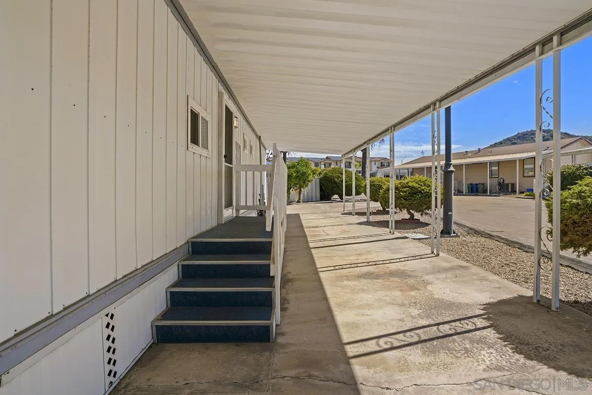 https://cdn.realtyfeed.com/cdn/127/250032189/edbc001f8d4181170128e3540c438f64.webp