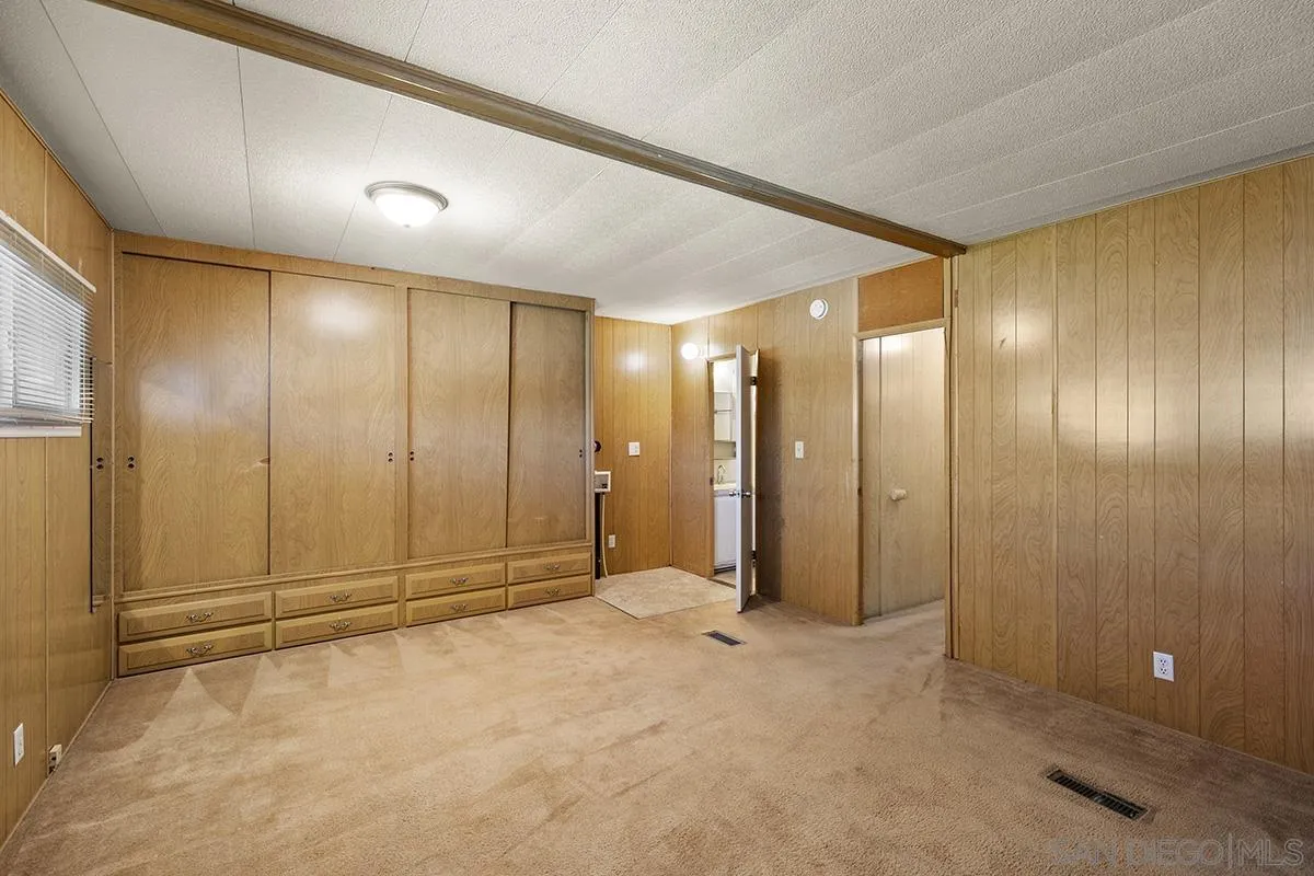 https://cdn.realtyfeed.com/cdn/127/250032189/f6a71791cebba8ddd752f751fee7d1a1.webp
