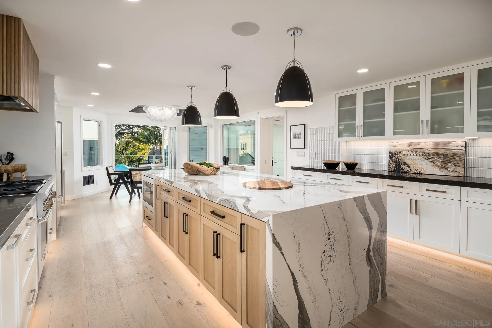 https://cdn.realtyfeed.com/cdn/127/250032200/97ea2fbdbfae29033b2f5f12e283c67d.webp
