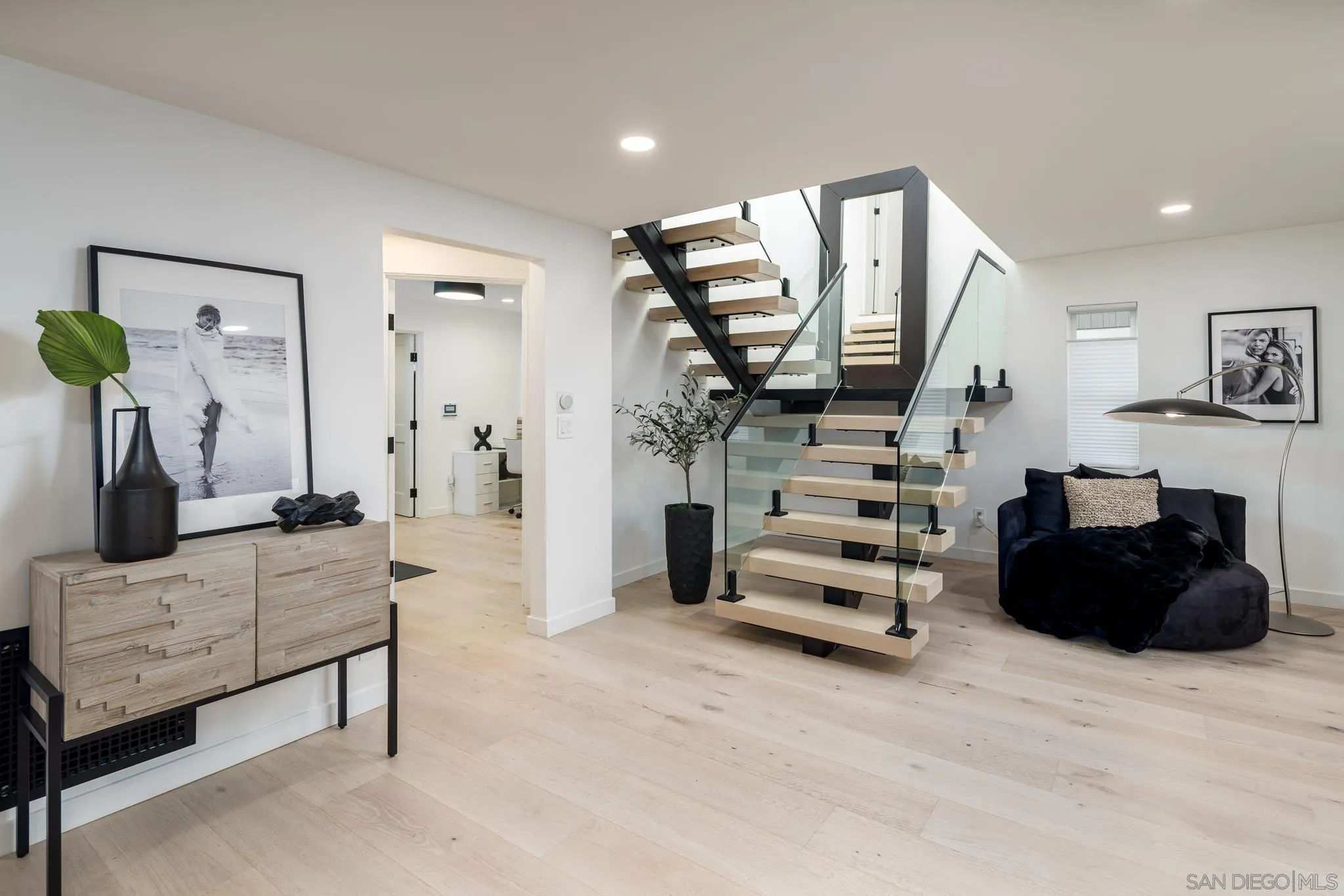 https://cdn.realtyfeed.com/cdn/127/250032200/9e75229e5abcc9964f9964c2ae82d6d0.webp