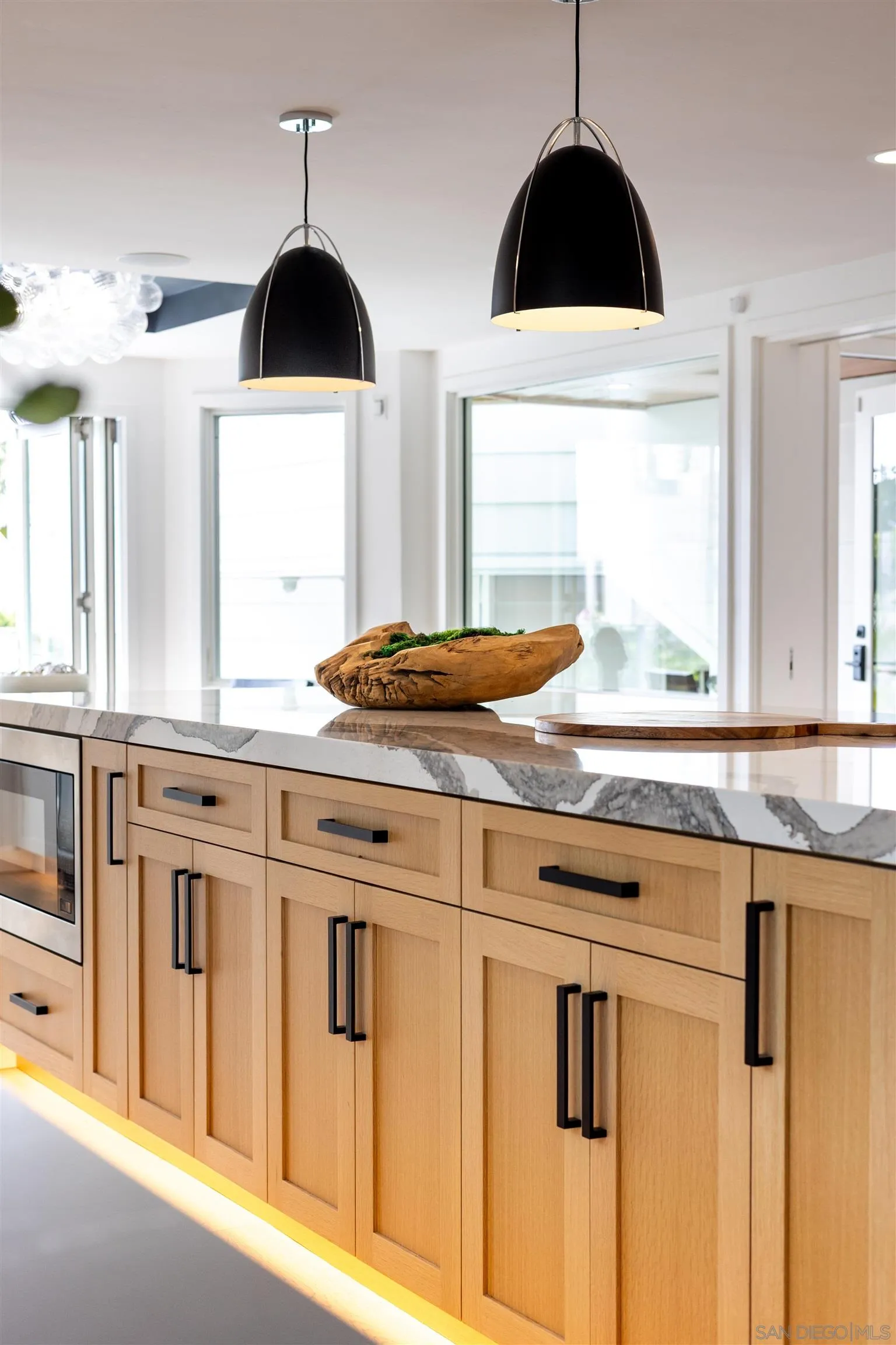 https://cdn.realtyfeed.com/cdn/127/250032200/b31c173687f8f39aa83074b98649a15c.webp