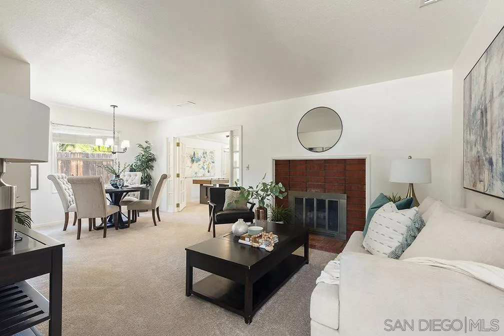 https://cdn.realtyfeed.com/cdn/127/250032216/038d40d101b3d45ea5312434f95f2660.webp